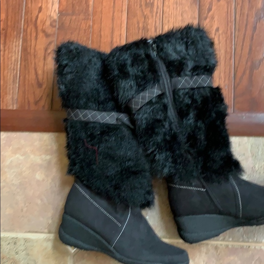 Boots - Picture 2 of 3